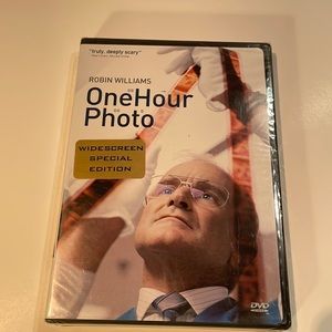 One hour photo widescreen special edition